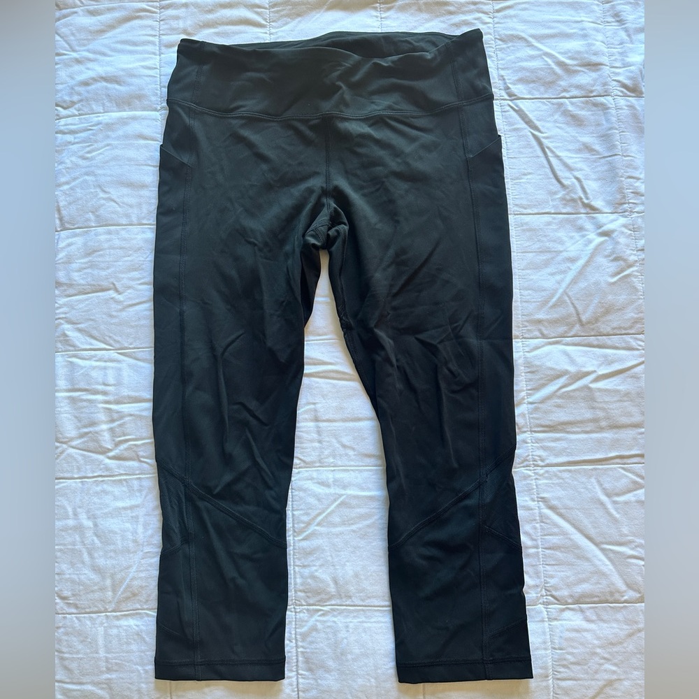 Lululemon SIZE 10 Speed Up Crop Capris